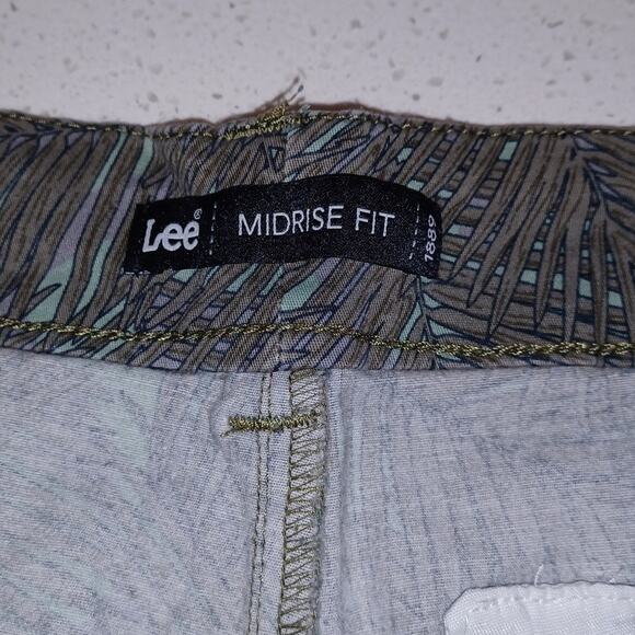 LEE Midrise Fit Women's Shorts Size 16/Medium - Picture 5 of 7